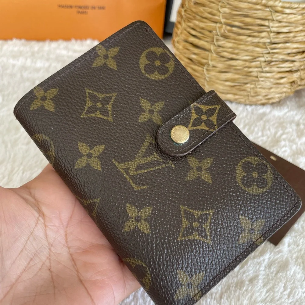Louis Vuitton kisslock wallet.🤎🤎🤎🩷❤️🩷❤️ - Picture 14 of 16